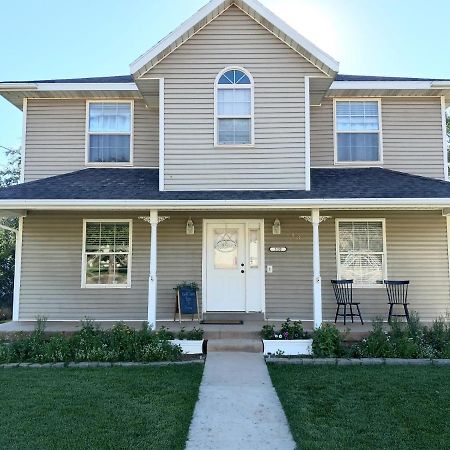 Red Creek Inn And Farm Parowan Bagian luar foto
